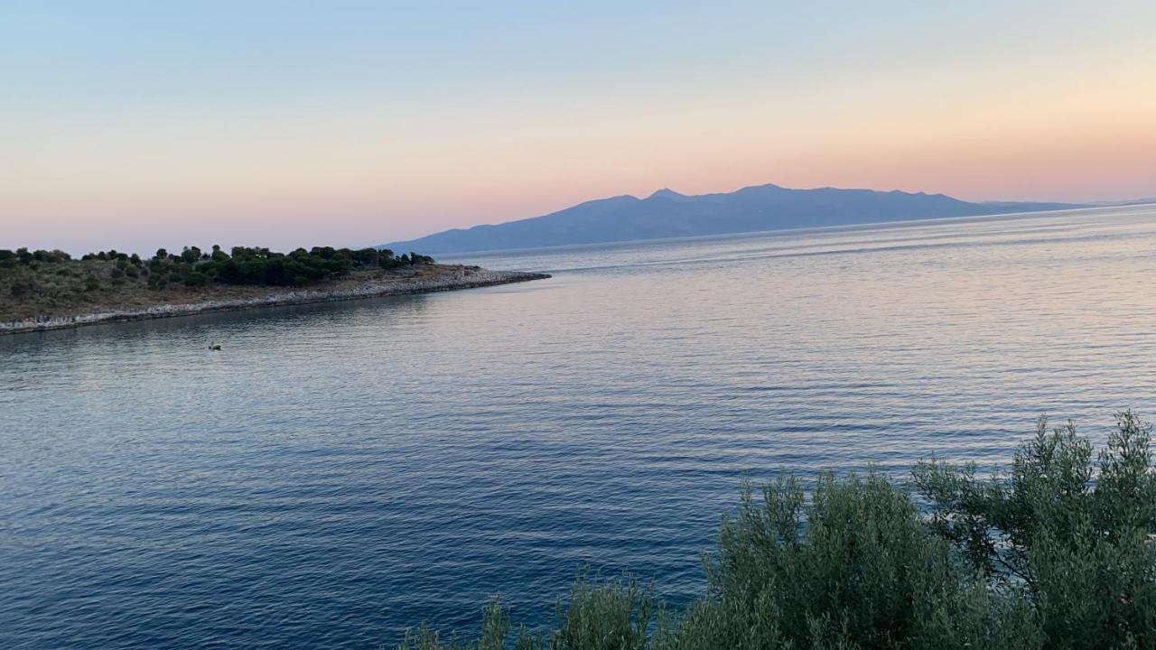 Fabeno Villa Sarandë エクステリア 写真