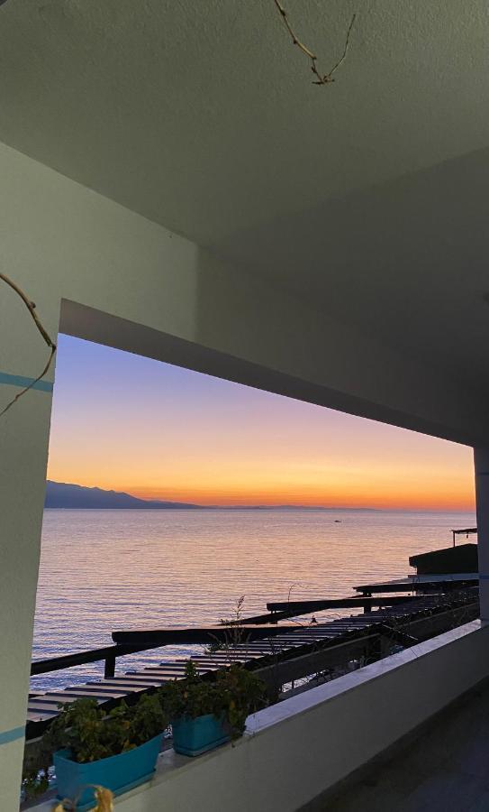 Fabeno Villa Sarandë エクステリア 写真