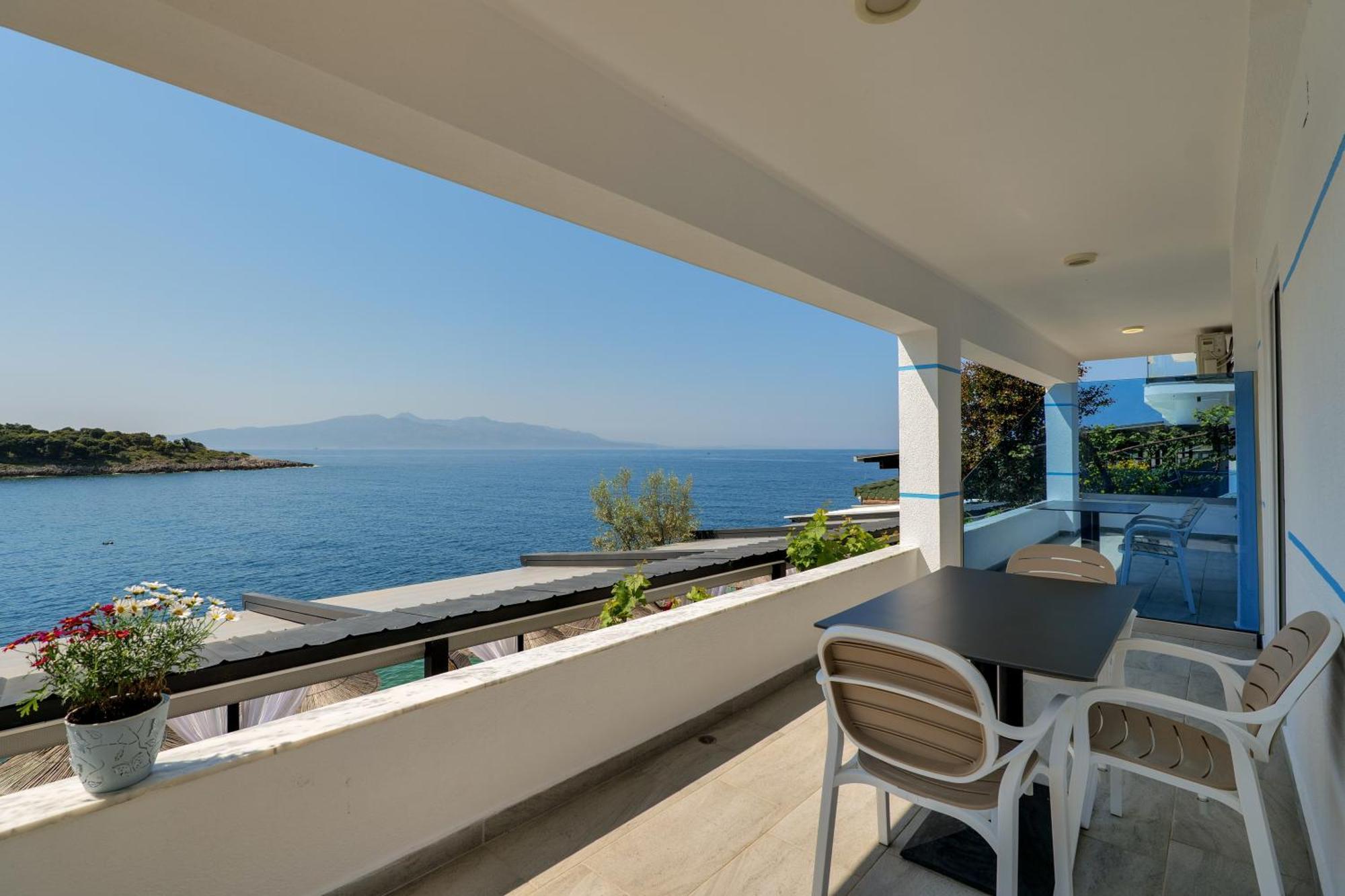 Fabeno Villa Sarandë エクステリア 写真