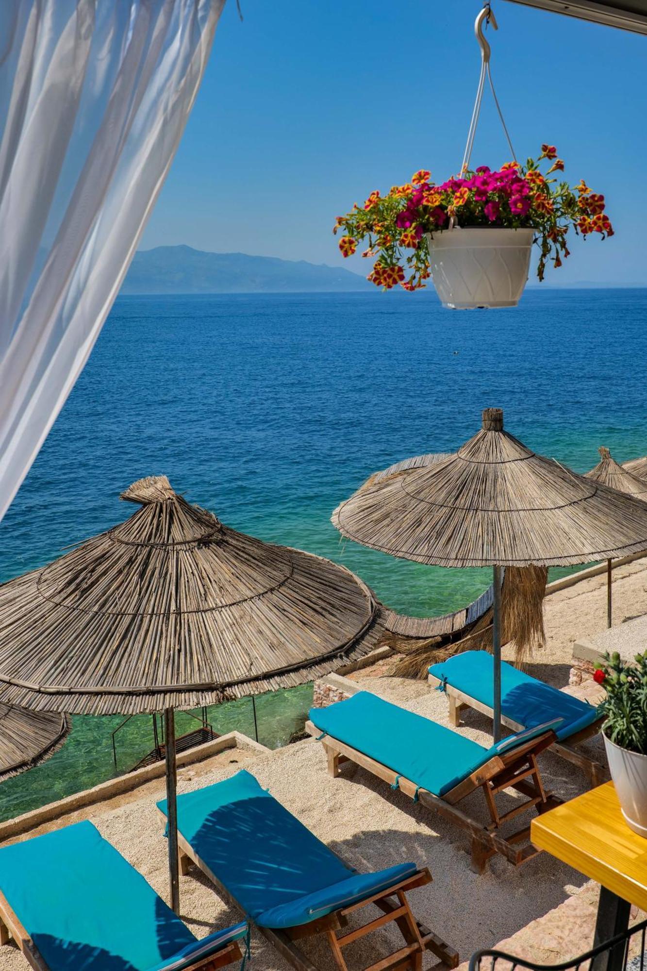 Fabeno Villa Sarandë エクステリア 写真