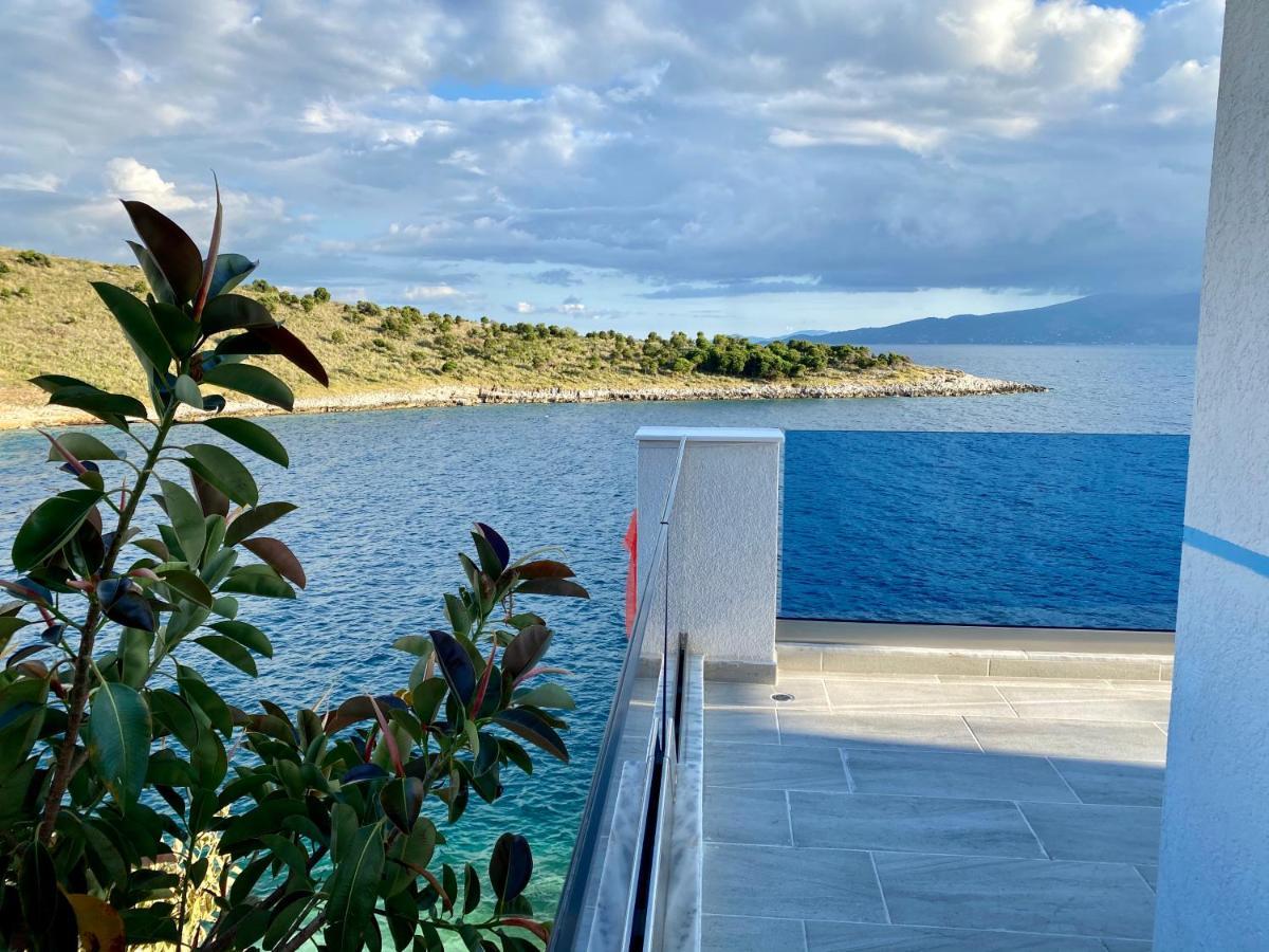 Fabeno Villa Sarandë エクステリア 写真
